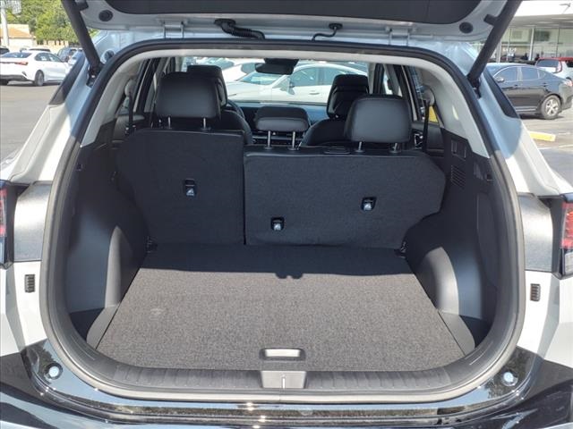 Vehicle image 26 of 32