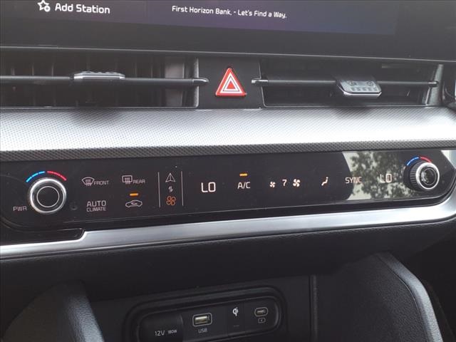 Vehicle image 18 of 32