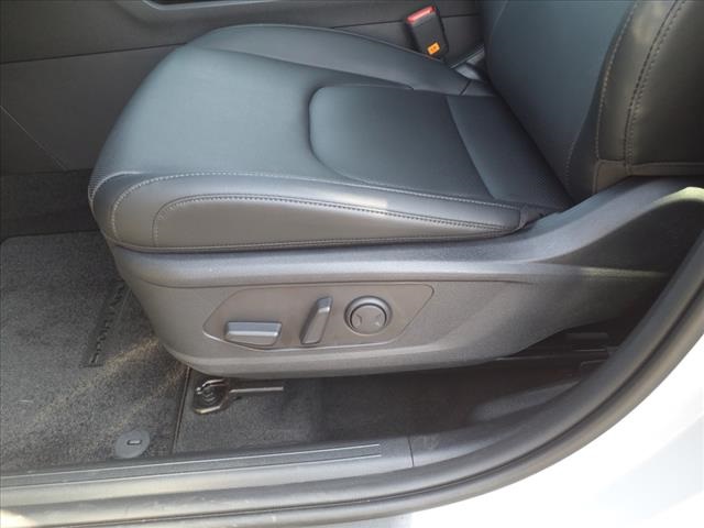 Vehicle image 12 of 32