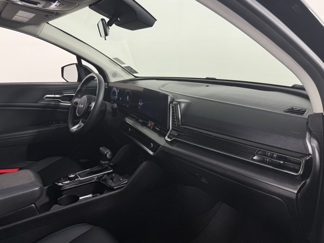 Vehicle image 41 of 44