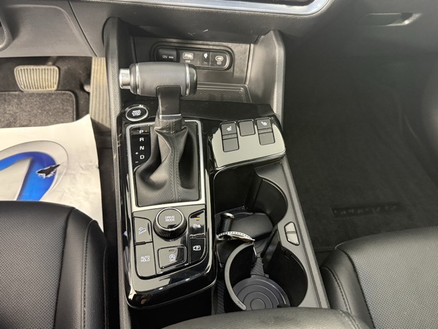 Vehicle image 21 of 44