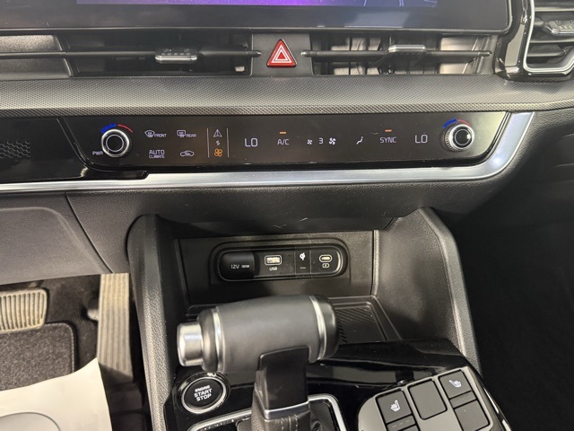 Vehicle image 20 of 44