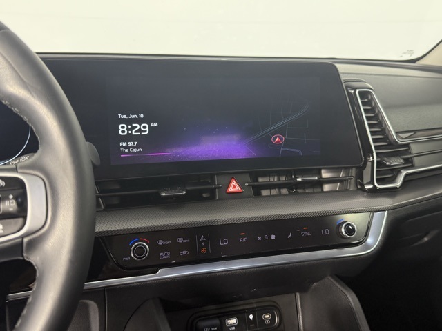 Vehicle image 18 of 44