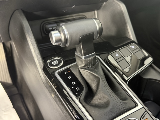 Vehicle image 22 of 44