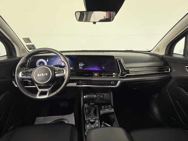 Vehicle image 31 of 44