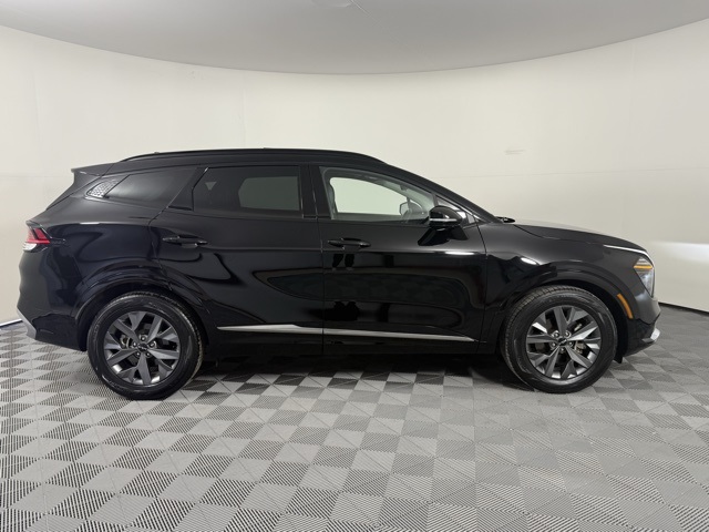Vehicle image 8 of 44