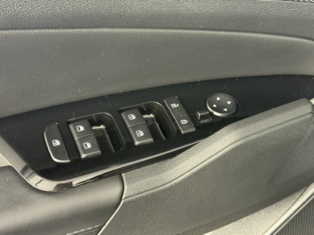 Vehicle image 26 of 44