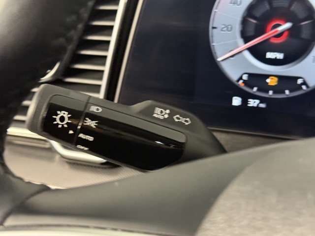Vehicle image 15 of 44
