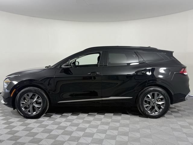 Vehicle image 4 of 44