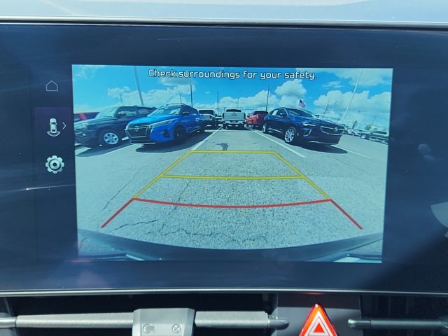 Vehicle image 23 of 27