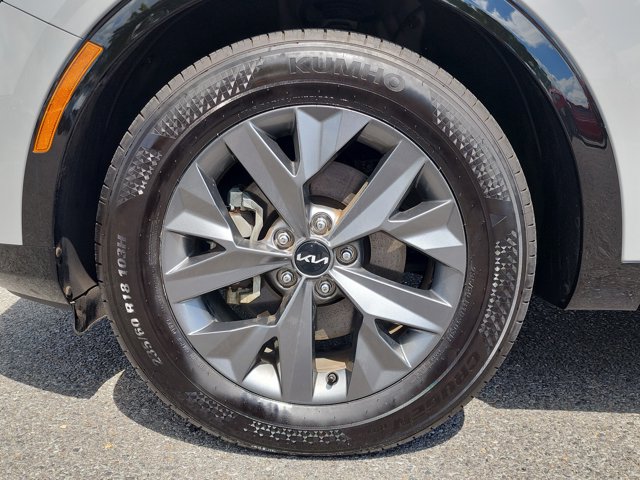 Vehicle image 9 of 27