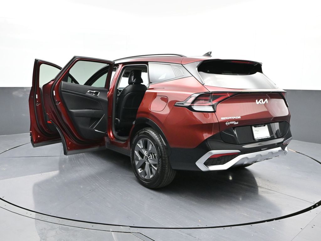 Vehicle image 18 of 43
