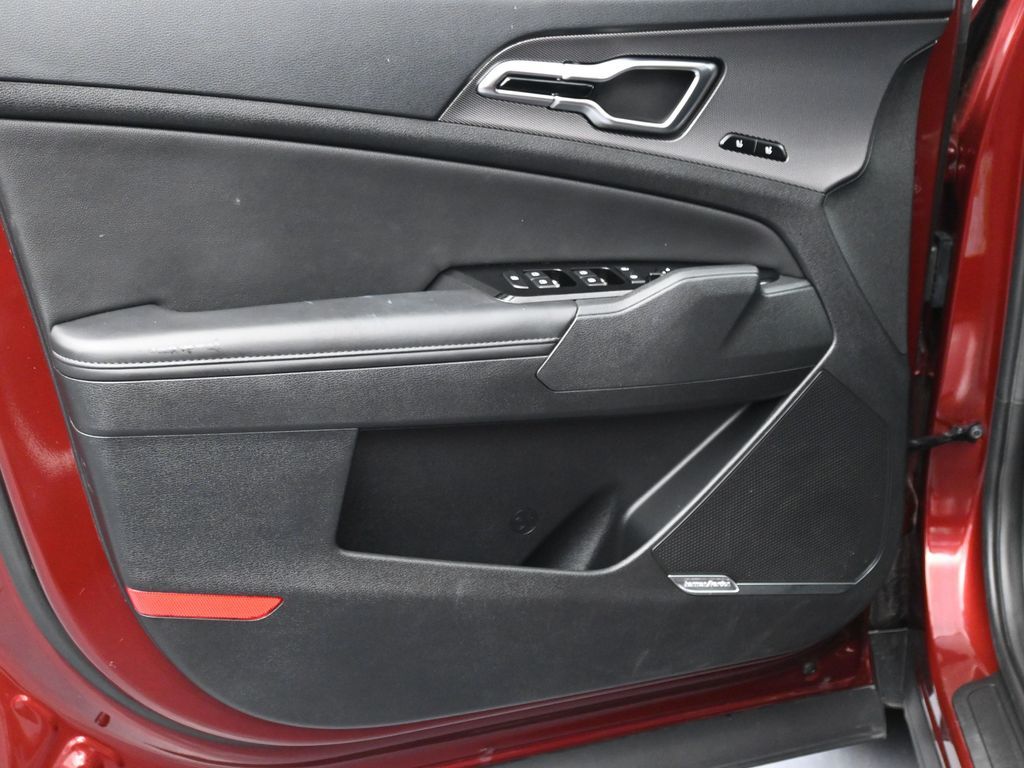 Vehicle image 22 of 43