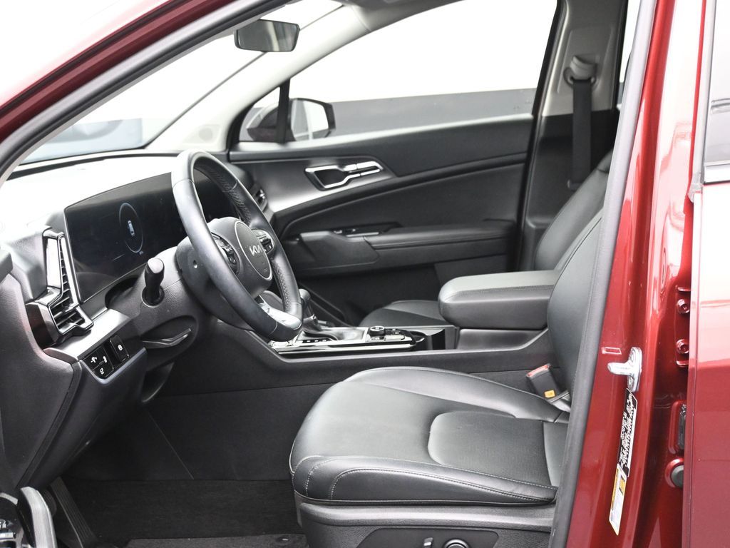 Vehicle image 21 of 43