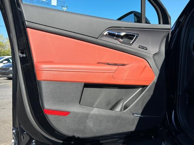 Vehicle image 10 of 30