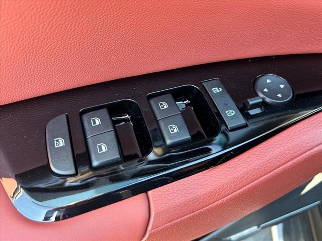 Vehicle image 12 of 30