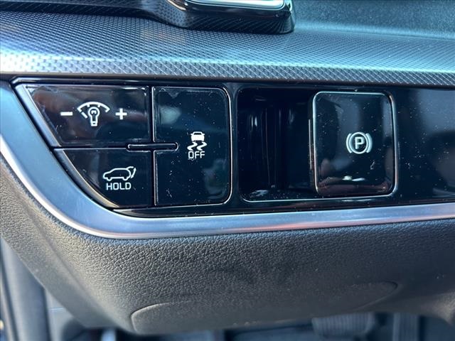 Vehicle image 13 of 30