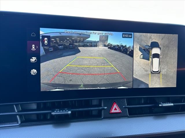 Vehicle image 16 of 30
