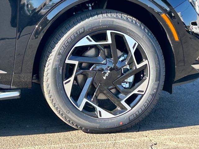 Vehicle image 23 of 30
