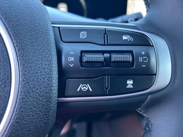 Vehicle image 22 of 30