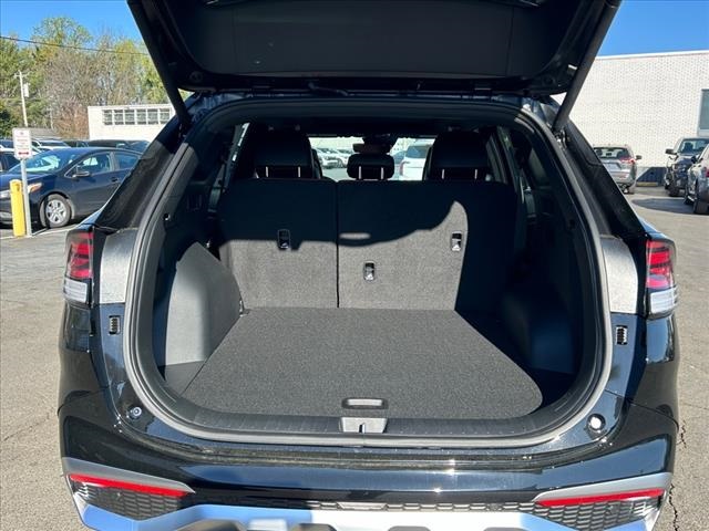 Vehicle image 24 of 30