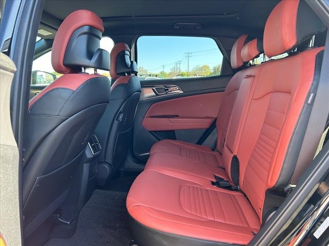 Vehicle image 25 of 30