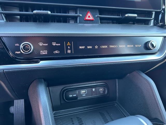 Vehicle image 18 of 30