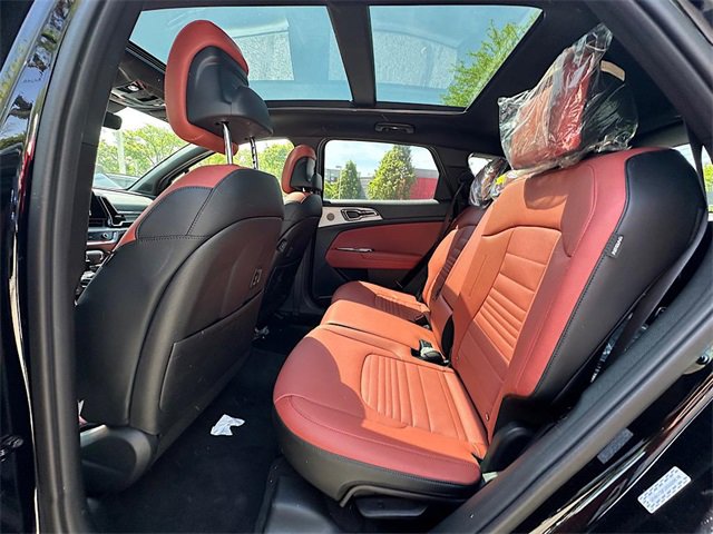 Vehicle image 15 of 25