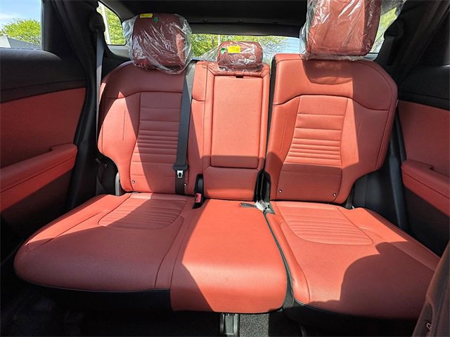 Vehicle image 14 of 25