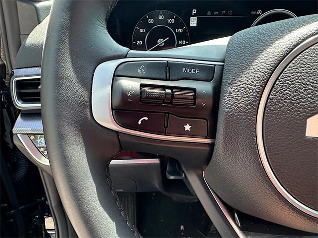 Vehicle image 20 of 25