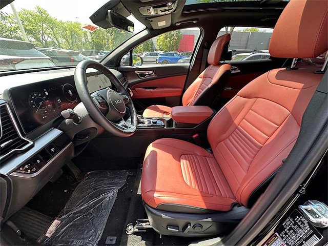Vehicle image 13 of 25