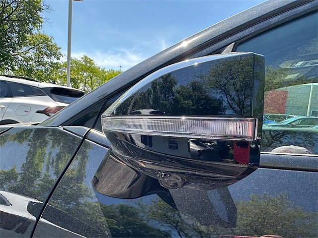 Vehicle image 7 of 25