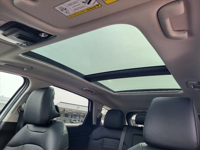 Vehicle image 14 of 33