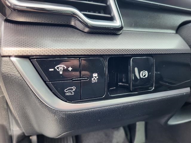 Vehicle image 13 of 33