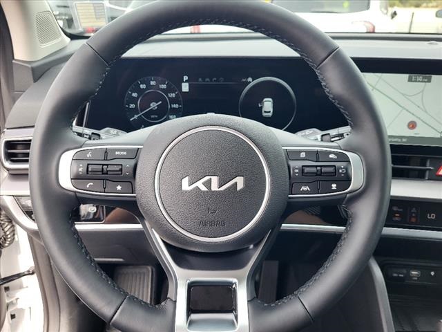Vehicle image 24 of 33