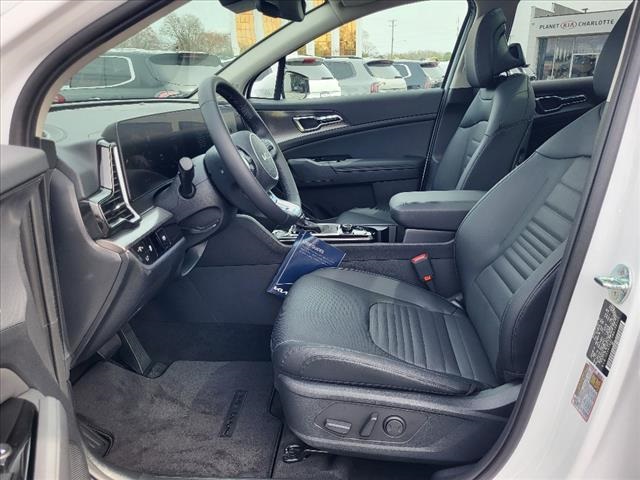 Vehicle image 9 of 33