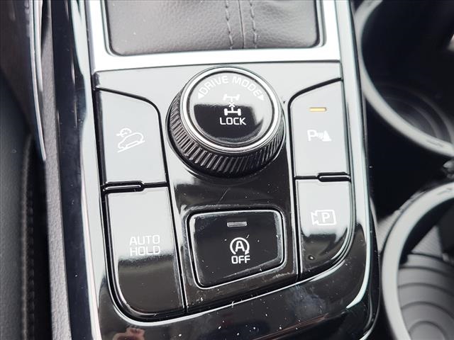 Vehicle image 22 of 33