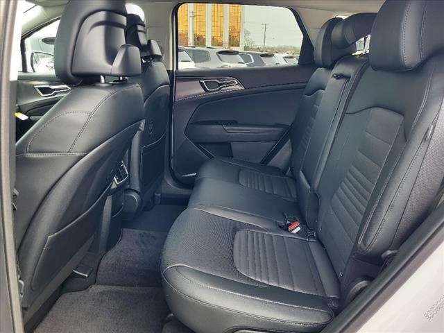 Vehicle image 29 of 33