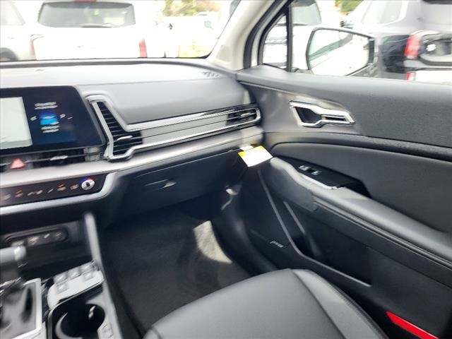 Vehicle image 31 of 33