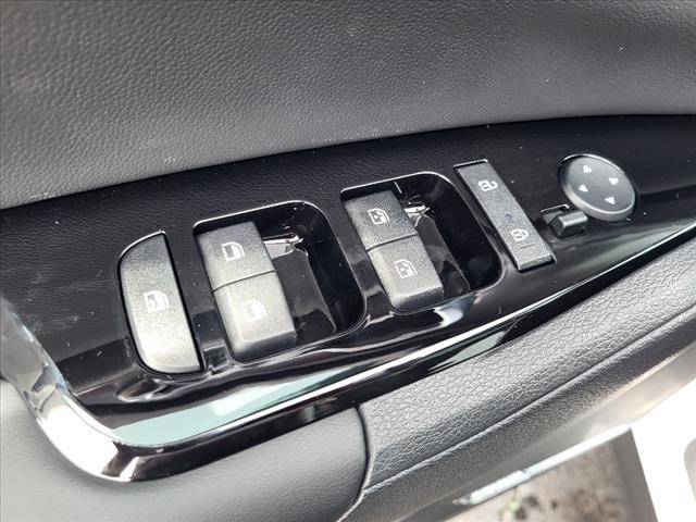Vehicle image 11 of 33