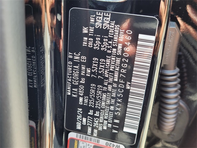 Vehicle image 17 of 22