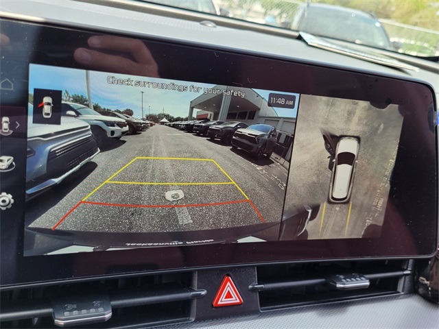 Vehicle image 20 of 22