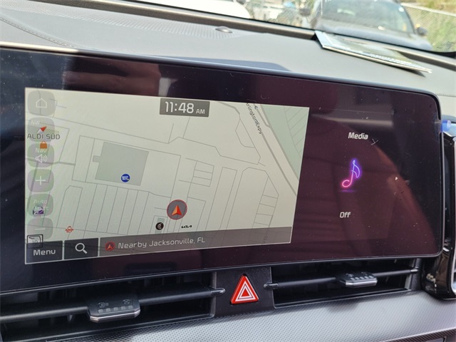 Vehicle image 15 of 22