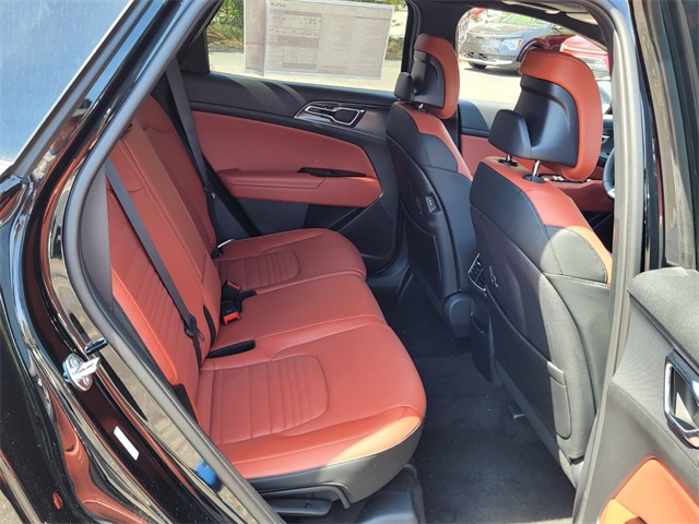 Vehicle image 9 of 22
