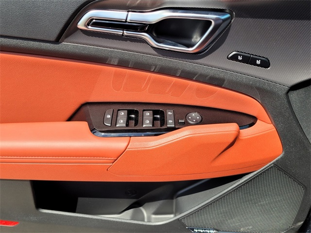 Vehicle image 16 of 22
