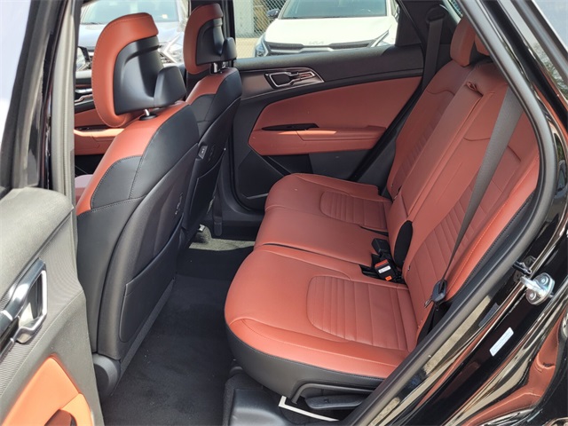 Vehicle image 10 of 22
