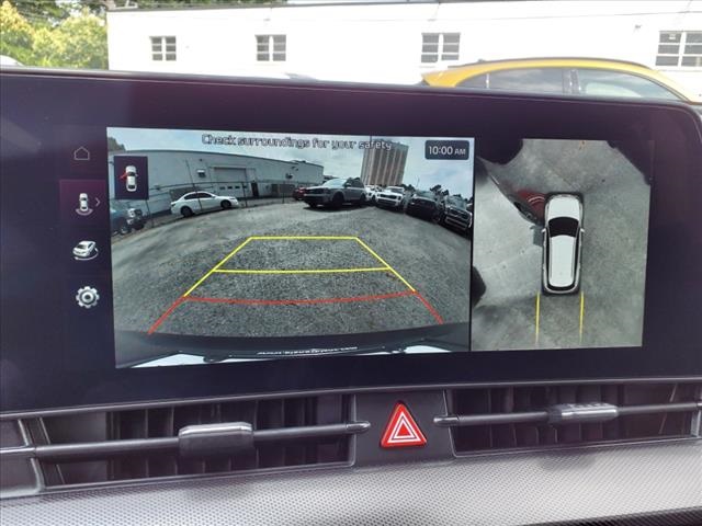 Vehicle image 17 of 31