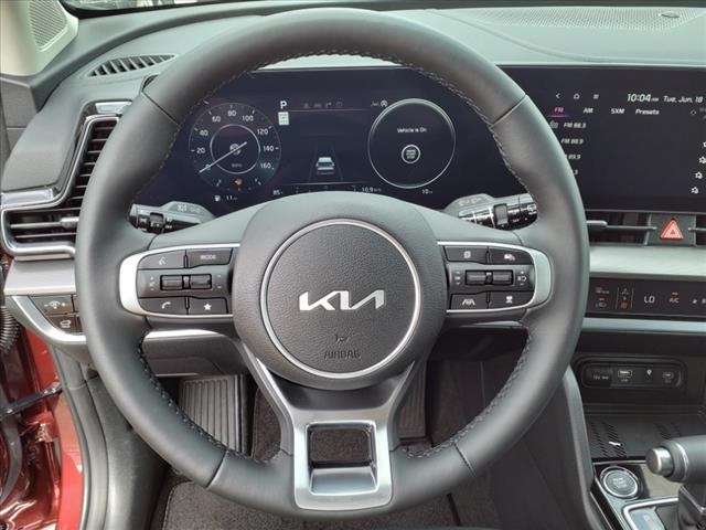 Vehicle image 21 of 31