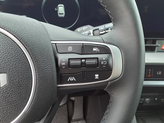 Vehicle image 23 of 31