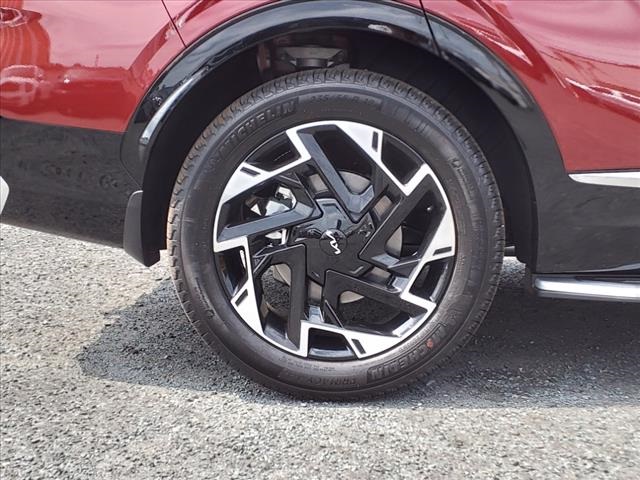 Vehicle image 24 of 31